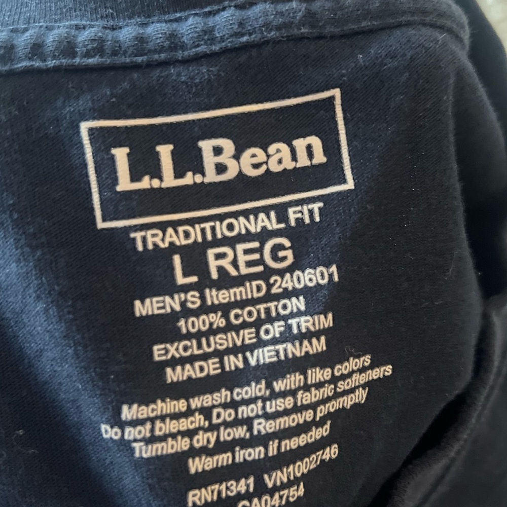 L.L.Bean Men’s Long Sleeve Pocket Tee – Navy Blue, Size Large (Traditional Fit) - Picture 5 of 5